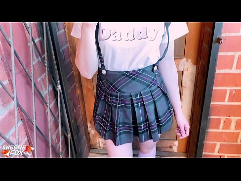 ❤️ Skolflicka suger sin kuk djupt och knullar istället för klasser. ❤️❌ Fuckingvideo at us ❌️