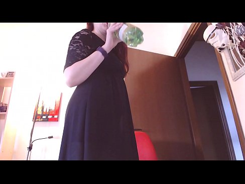 ❤️ En undergiven slav som älskar smutsiga och saftiga trosor tvingas onanera efter att ha sett den här videon! ❤️❌ Fuckingvideo at us ❌️