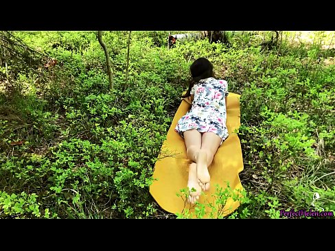 ❤️ Stranger on Tinder Masturbates My Pussy and Fucks Passionately in the woods (En främling på Tinder onanerar min fitta och knullar passionerat i skogen) ❤️❌ Fuckingvideo at us ❌️