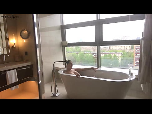 ❤️ Enorm babe som passionerat runkar av sin fitta i badrummet ❤️❌ Fuckingvideo at us ❌️