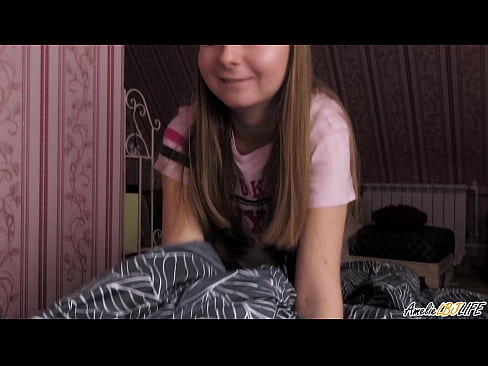 ❤️ Blondin suger sin BFF djupt och får sperma i munnen ❤️❌ Fuckingvideo at us ❌️