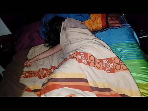 ❤️ Styvbarn som skäller ut sin unga styvmor medan hon sover. ❤️❌ Fuckingvideo at us ❌️